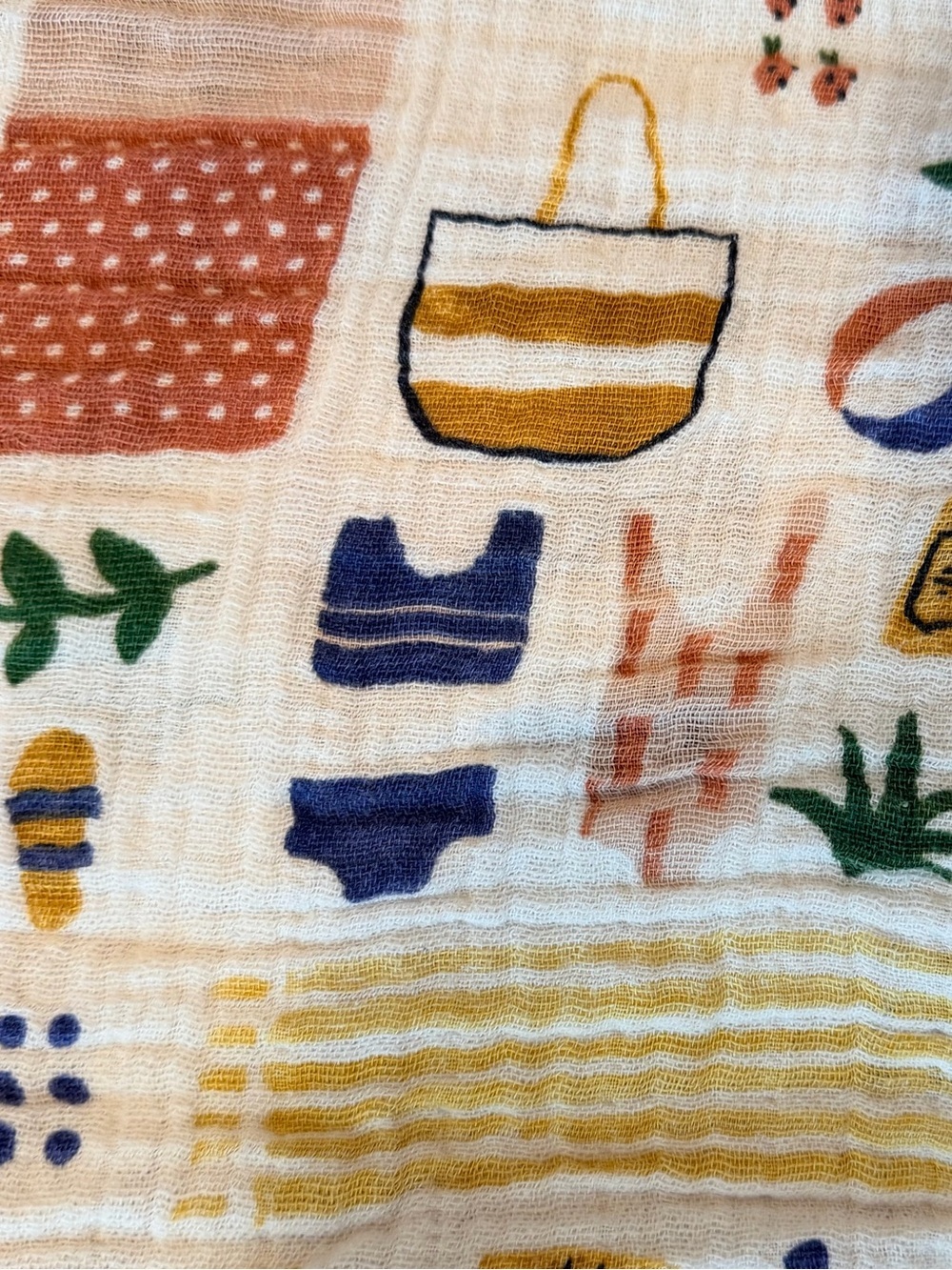 Little Unicorn Muslin Swaddle / Light Stroller Beach Coverage & Two Burp Clothes - Picture 6 of 9